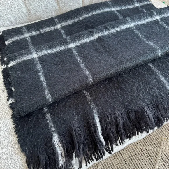 Blanket Winter Scarf Wrap with Fringe  Tartan Plaid Oversized - Picture 3 of 11